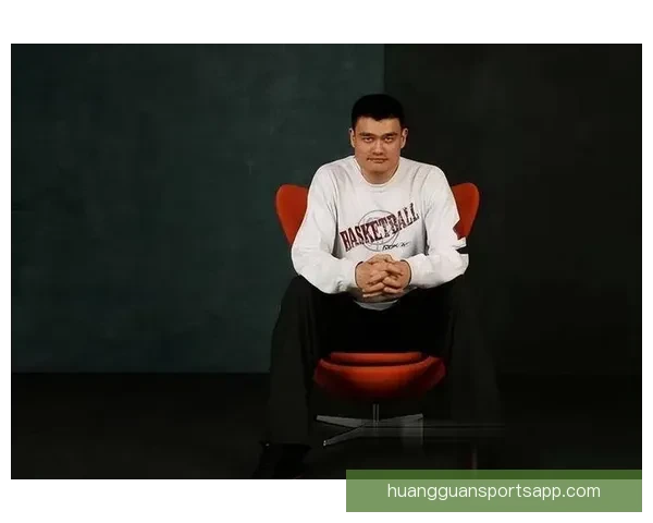 他在NBA的影响力堪比姚明 被誉为中国篮球的名片和全球代言人 他在NBA的影响力堪比姚明 被誉为中国篮球的名片和全球代言人